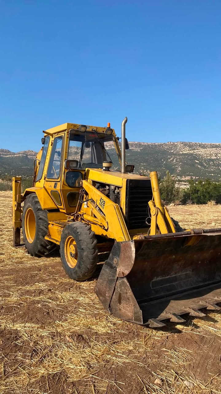 شۆفڵ و حەفارە بۆ فرۆشتن
Caterpillar 428
مۆدێل ١٩٩٥
کتابی مزایدەیە
ئەکسلیپێشەوەیzf
دەبڵ ئەکسلە
کێلەی پێشەوەی سڵایدە
تایەی دواوەی تازەیە
بوخاری نییە
زۆر پاکو جوان ماوەتەوە
سعر٧٥
ژم***********
