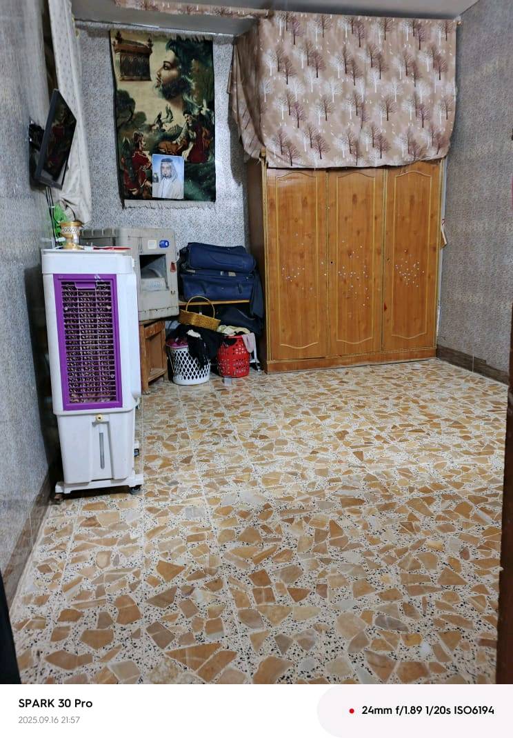 بيت للبيع محافظة النجف الاشرف منطقة حي النداء مساحه 200 طابو صرف مع ملحقاته كاونتر طباخ سبالت مطلوب السعر 180 مليون وبي مجال للتواصل رقم الهاتف ***********