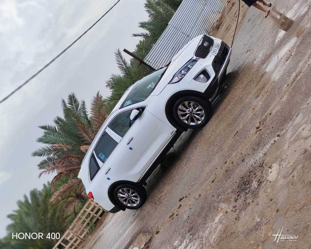 السلام عليكم سورنتو للبيع موديل 16سياره خليجي فول واحد على واحد ماعده لبنراما رقم واسط بسمي تحويل ثاني يوم 6سلندر 3قطع تبريد فول سياره مال جناي 
***********

نص مكتوب في الصور:
- HONOR 400
- Harcourt
- TOUCH - PARIS