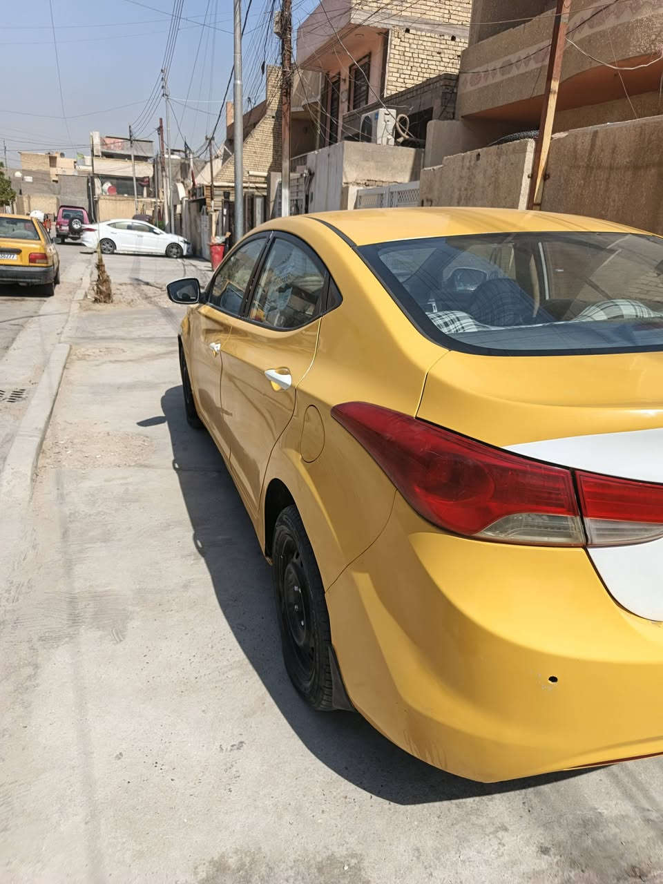 السلام عليكم انترا ٢٠١٣ تكسي خليني فول مواصفات بيها تبديل باب فقط والباقي مكفوله مصفره هيئة وغرامات السعر 93 وبيها مجال قليل تلفوني ***********
