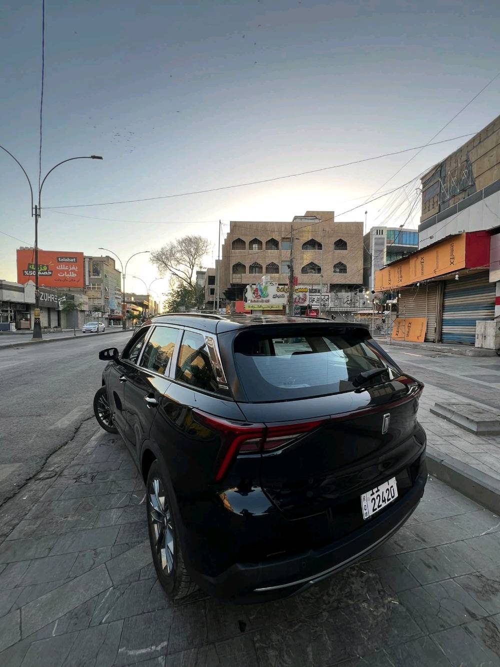 بيستون t55موديل 24ماشيه 15000وضع شركه فقط رصعات بصيطه تحويل مباشر سياره بالضمان شركه احوالك شوكت ماتريد سعر 150$رقم هاتف ***********بغدادانكليزي مواصفات خليجي سياره
ممكن تذكرلي شنو الفئة/النسخة بالضبط للبيستون T55؟ وهل هي فل كامل لو نص فل، وشنو المواصفات المهمة بيها مثل فتحة، كاميرا، حساسات، شاشة، بصمة؟: 
فول بصمه فتحه كاميرات دوارة 
ممكن تحددلي مكان السيارة ببغداد بشكل أدق: أي منطقة/حي حتى يعرفون الزباين وين يشوفوها؟: 
بغداد كميرة جزيرة سياحيه 
هل الصيانة كلها منتظمة وعندكم كفالة شركة سارية شكد باقي منها؟ وإذا أكو تبديلات أو تصليحات صارت، شنو كانت؟: 
ضمان خمس سنوات بالضمان الشركه
السعر المذكور 150$ نهائي لو قابل للتفاوض؟ وإذا أكو مجال، شكد آخر حد؟: 
قابل للتفاوض 
هل السيارة عليها أي طلاء أو سمكرة غير الرصعات البسيطة المذكورة، ولو ماكو ممكن تذكر هل الشاصي والهنكار سليمين 100%؟: 
نعم بيها مكانين قبغ صندوق خدوش بسيطه وباب خلف سائق رصعات 2فقط الباقي وضع شركه جديدة سيارة جدا