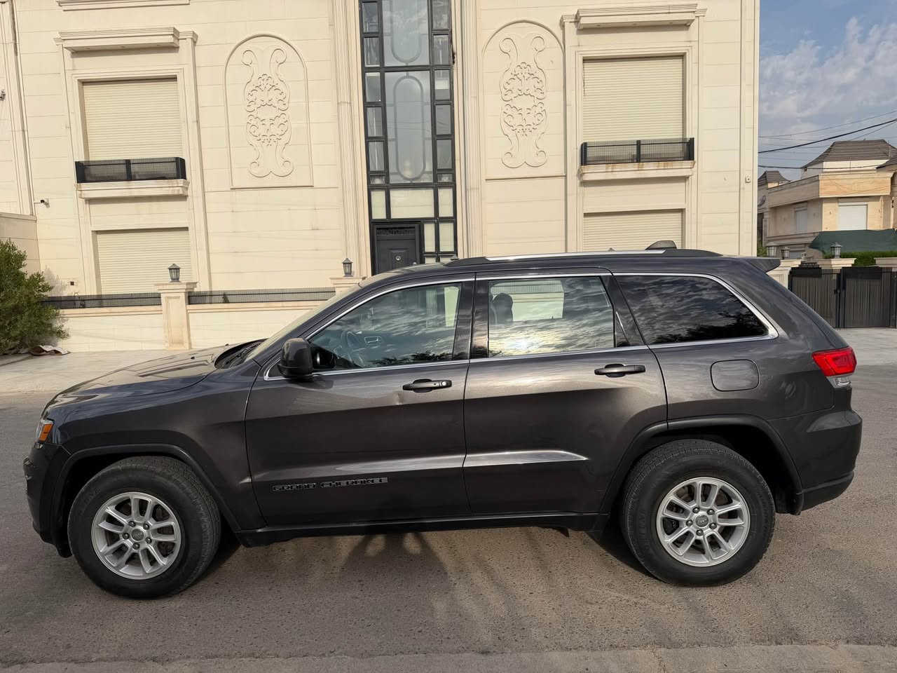 JEB LAREDO موديل 2018  4*4 وارد كه ندي كلين
72000 mil ماشى مكفول كفاله بس شبر تعديل باب سايق
رقم اربيل كول جديد سياره بسمه ك عنوان اربيل سحر 175$ 
موبايل *********** واطساپ أربيل, العراق
