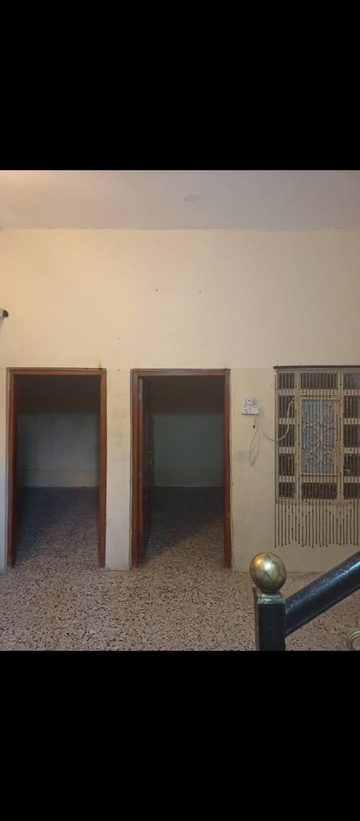 للبيع بيت طابو صرف مساحته 150حي الحسين قرب مدرسه ابو الاسود الدولي وتساب ***********
