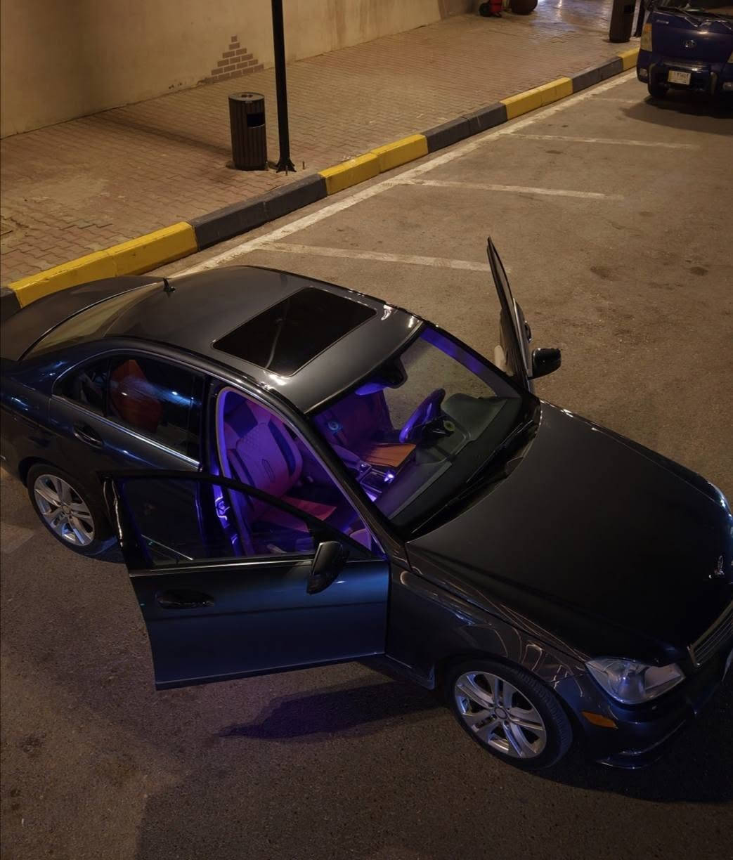 السلام عليكم،
للبيع مرسيدس C250 اربعة سلندر موديل 2014 (وارد)، رقمها بغداد ضرر دعامية خلفية بسيط و السيارة بحالة ممتازة ونظيفة جداً، مابيها اي صبغ والسعر  163 قابل للتفاوض بالمعقول.
المواصفات: ✅ شاشة كبيرة
✅ شفتات تبديل السرعة خلف المقود
✅ تحكمات ستيرن
✅ داخلية جلد بيجي   
✅ ناقل حركة تيبترونيك
✅ حساسات
✅ ماوس تحكم
✅ فتحة سقف
✅ كاميرا خلفية
✅ نظام صوتي Harman Kardon الأمريكي
✅ مثبت سرعة (كروز كنترول)
✅ تحكم بالمرايا
✅ مقود كهربائي
بالإضافة إلى باقي مواصفات مرسيدس المعروفة.

السنوية باسمي يعني ثاني يوم تحويل
للاستفسار والمعلومات 
***********
