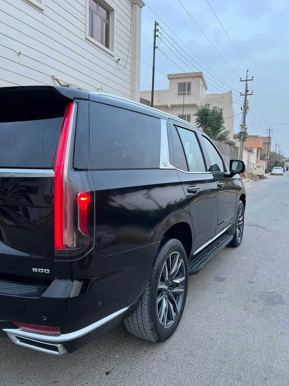 كديلاك سكاليد  2022 
دخول جديد

رقم بغداد بسمي هزه وفحص جديده 

رقم الهاتف: ***********

السعر 560 
حادثها تصليح جاملغ وباب خلفي 
وصور الحادث والسونار مرفقات مع المنشور 

-حجم المحرك 8 سلندر 6200. 
-سقف شامو 36 سماعة 
-سقف بانوراما. 
-زينون عالي ناصي آصل. 
-جنطة كهرباء. 

-بصمة ابواب وتشغيل عن بعد. 
-خاصيه جعل المحرك 4 سلندر اقتصادي. 
-كامرات ميحطيه 360 درجه. (٥)كامرات. 
-اشاير مري.قابله للطيء. 
-رادر جانبي مانع اجتياز+رادر امامي. 
-سستم صوت متكامل. 
-تدفئة+تبريد المقاعد. 
-حساس امامي+خلفي. 
-المقاعد الخلفي شفط كهرباء. 
-كونترول تبريد خلفي منفصل. 

-فور ويل درايف. ٤*٤. 
-مقود كهرباء. 
-الكراسي كهرباء. 
-خزن ميموري لكرسي السايق. 
-اوتو ستوب. 
-هاند بريك بصمه. 
-تحديد مسار. 
-داتو شو شاشه ليزري. 
-تبريد مناخي. 
-تحكم ستيرن جهتين.
العنوان ذي قار سوق الشيوخ الطار
