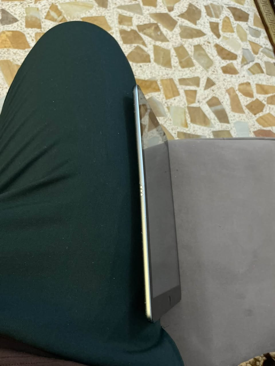 ايباد ٩ • ٦٤ • بطارية فوق٨٠٪