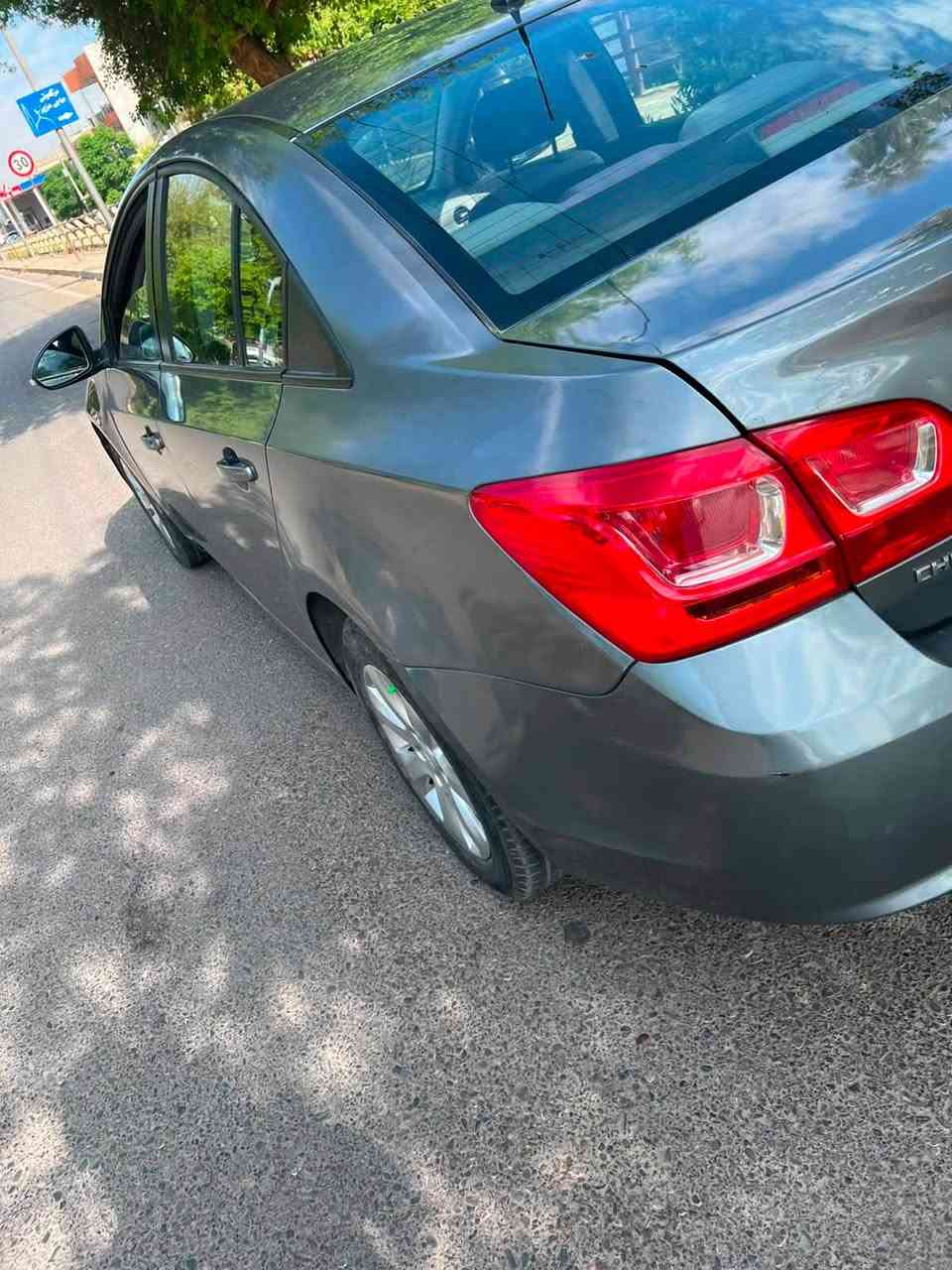 كروز خليجي 17 محرك 1800
لون نفطي رقم أربيل بيها قطعتين و نص ابيع حزام بأسمي سعر 73 بيها مجال شويه مكاني أربيل 
*********** واتساب
