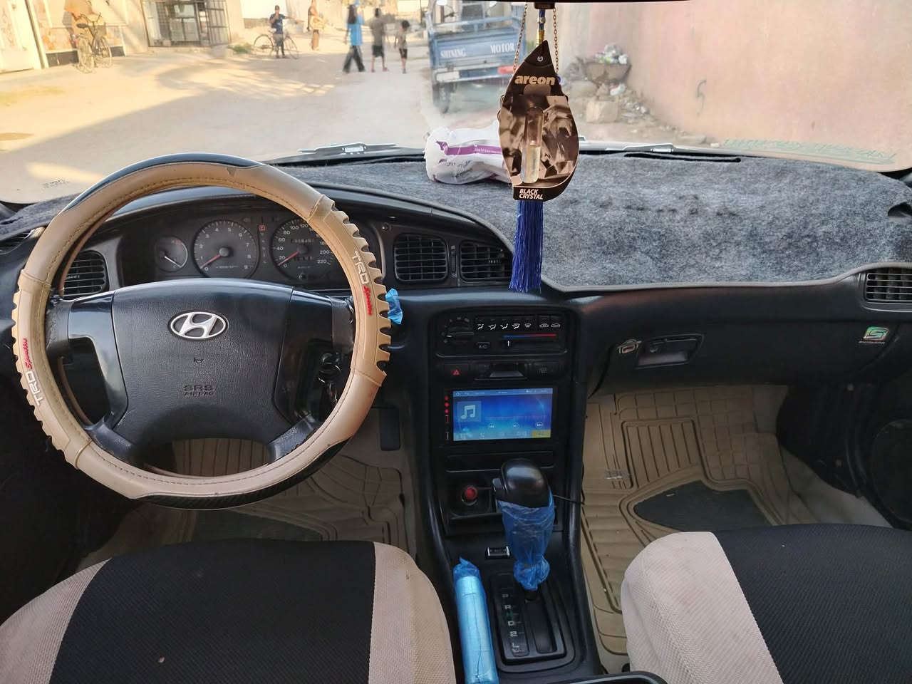 للبيع سوناتا2 بغداد بأسمي هزه جديدة سنويه لل 28 كير محرك مكفولات تبريد تدفئ كهربائيات شاشه سنتر لوك ريمونت كلها شغاله او جاهزه صبغ عام جماليه بدون ضرر السعر ( 47) اوبيها مجال بسيط العنوان ديالى الخالص ***********
