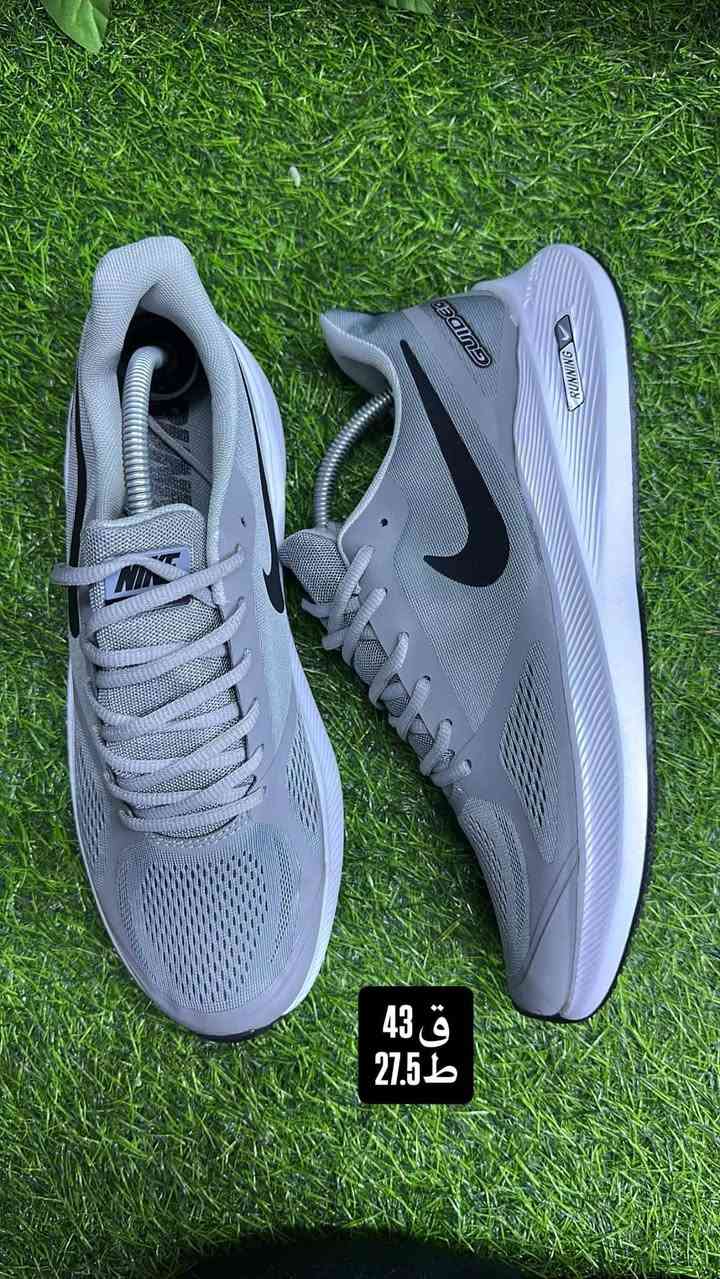 سعر ١٥ وبيهم ع 10. ***********

نص مكتوب في الصور:
- مق 40
- حـالـتـي اليوم، ٢:١٣ ص adidas RUNNING SHOES راحة .. أداء أعلى تصميم عصري .. لجميع أنشطتك اليومية خفة الوزن راحة طوال اليوم تهوية ممتازة تحافظ على جفاف القدم دعم مثالي للاستقرار والراحة أثناء الحركة توسيد مريح يمتص الصدمات وتقليل الإجهاد متانة عالية جودة تدوم طويلاً المقاس 42.5 (في فيتنامي) JUST DO IT شبك علوي خفيف لأفضل تهوية شعار أديلاس أصلي جودة عالية تفاصيل ثلاثية الخطوط تصميم مميز نعل مطاطي ثبات عالي على جميع الأسطح دعم خلفي لتثبيت الكعب وحمايته adidas ADIDAS RUNNING SHOES Run Train Everyday مناسب لكل التحديات ۱۹
- مق 43
- مق 27.5
- ق 43
- ط 27.5
- NIKE JUST DO IT. Walk In Comfort المقاس: 40 مواصفات الحذاء NIKE العلامة التجارية Nike (أصلية ومضمونة) الخامة الخارجية قماش شبكي عالي الجودة مع طبقات دعم متينة البطانة الداخلية مبطنة بقماش ناعم ومريح لراحة القدم وتقليل الاحتكاك النعل الأوسط تقنية Air Zoom لامتصاص الصدمات وتوفير الراحة أثناء الحركة النعل الخارجي مطاط عالي الجودة بمقاومة للانزلاق ويمنح ثبات ممتاز على مختلف الأسطح طريقة الإغلاق رباط تقليدي مع لسان مريح لتثبيت أفضل التصميم تصميم عصري رياضي مناسب للرجال والنشاطات اليومية الإستخدام الرياضة - المشي - الجري والأنشطة اليومية مقاس الحذاء 40 دعامة خلفية لتثبيت القدم نعل خارجي مطاطي مقاوم للانزلاق تقنية Air Zoom لراحة فائقة رباط تقليدي مع لسان مريح تصميم عصري مميز للطلب والاستفسار 0774653199 التوصيل متوفر لجميع المناطق جودة أصلية .. راحة .. أداء عالي في كل خطوة