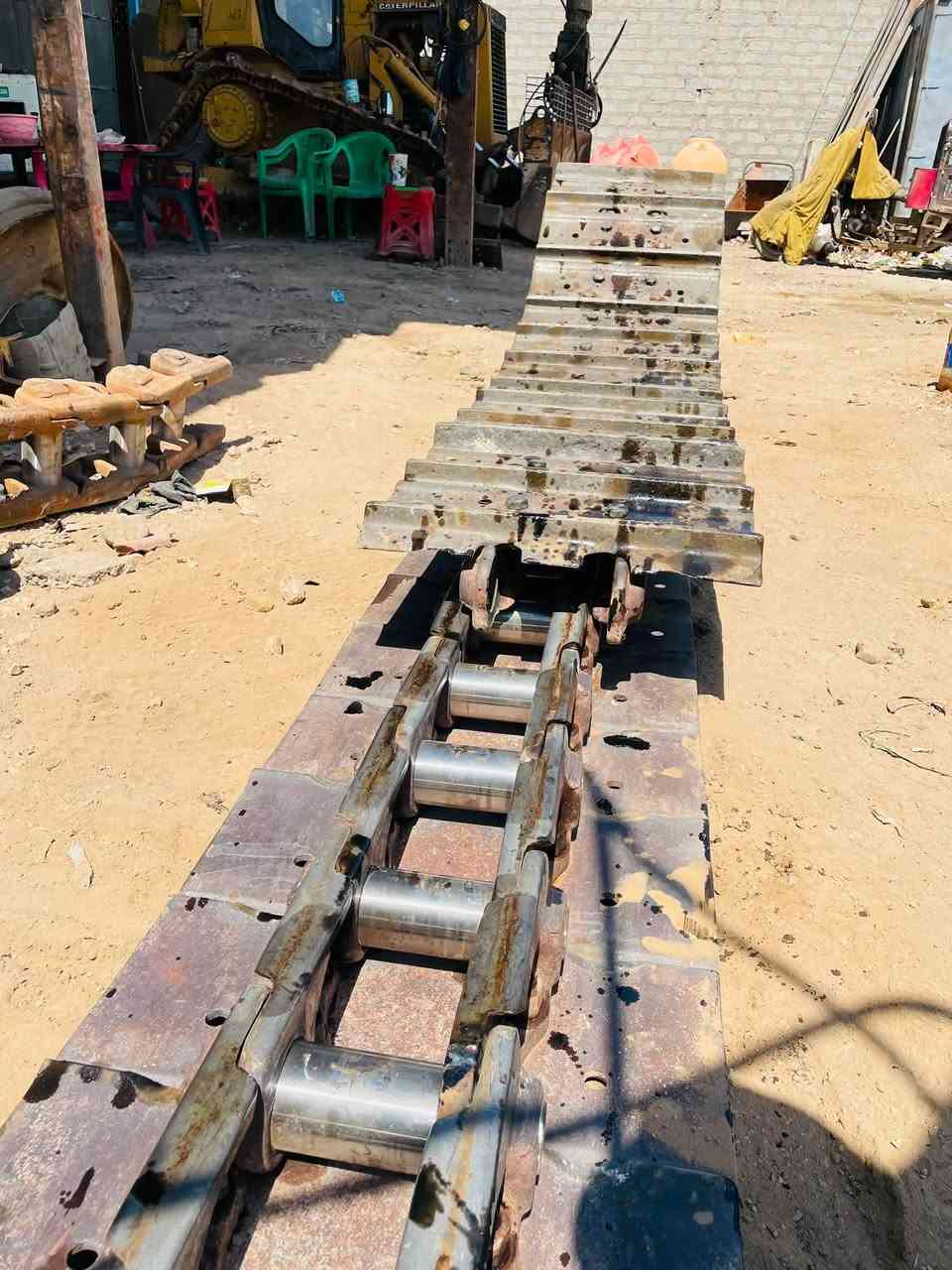 تجفيت زوج زناجيل بلدوزر 65 تبديل بوش اصليه وزن ثقيل استيراد خاص 
گراج ابو مالك 
لتصليح كافه انواع زناجيل المكائن الثقيله 
احجام صغيره متوسط عملاق باحدث اجهزه البريص 
قطع غياره مستخدم وجديد  
📍بغداد جرف النداف ‭
‭***********‬
واتساب ***********

