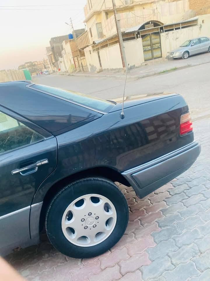 السلام عليكم مارسدس موديل 90 مكينه وكير 2ونص تبريد شغال تخم تاير صدر 70بالميه سنويه لحد 28 رقم ذي قار مكاني بغداد السعر 40 
***********
