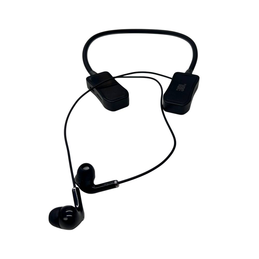 سماعة رياضية لاسلكية مودل JBL M33

سماعة رياضية لاسلكية JBL M33 بشاشة LCD وتغيير صوت – إصدار Voice Changing

• سماعة رياضية لاسلكية بتصميم Neckband عملي، مناسبة للمكالمات، الموسيقى، والألعاب مع شاشة LCD واضحة ووظائف متعددة مدمجة.

• تدعم ميزة تغيير الصوت (Voice Changing) لإضافة تجربة ممتعة أثناء الاستخدام.

• مزودة بـ شاشة LCD عالية الوضوح لعرض المعلومات بشكل واضح.

• تدعم اتصال لاسلكي Bluetooth إصدار 5.4 مع إشارة لاسلكية مستقرة.

• تحتوي على منفذ TF Card لتشغيل المحتوى من بطاقة الذاكرة مباشرة.

• تدعم وظيفة Earphone Monitoring لمراقبة الصوت عبر السماعة.

• مناسبة للاستخدام الرياضي، مع تصميم Wireless Sports Earphone وخاصية Sports Waterproof.

• الماركة الظاهرة: JBL
• الموديل: M33
• نوع المنتج: Wireless Sports Earphone / Wireless Neckband
• إصدار البلوتوث: 5.4
• الشاشة: LCD / High-Definition Display
• دعم بطاقة الذاكرة: TF Card
• ميزة تغيير الصوت: نعم
• خاصية مراقبة السماعة: Earphone Monitoring Function
• مقاومة مناسبة للرياضة: Sports Waterproof
• مدة تشغيل الموسيقى: 20 ساعة
• مدة المكالمات: 20 ساعة
• مدى الإرسال: 10 متر
• التردد: 20Hz–20kHz
• حساسية السماعة: 42±3dB
• تشويه السماعة: 1.5%
• سعة بطارية السماعة: 80mAh
• دعم الأنظمة: iOS / Android
