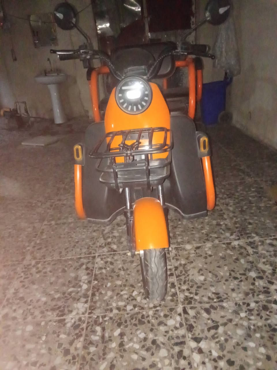 مره رخصت الادمن ستوته شحن موديل 2023 لون برتقالي كامله مكمله اي نقص ما بيه لايت عالي ناصي اشاره يمنه يسره الستوته تخبل امانت الله بس لين محتاح اريد ابيعه السعر مليون وبيه مجال المكان بغداد مدينه صدر تقاطع كسره وعطش الرقم ***********
