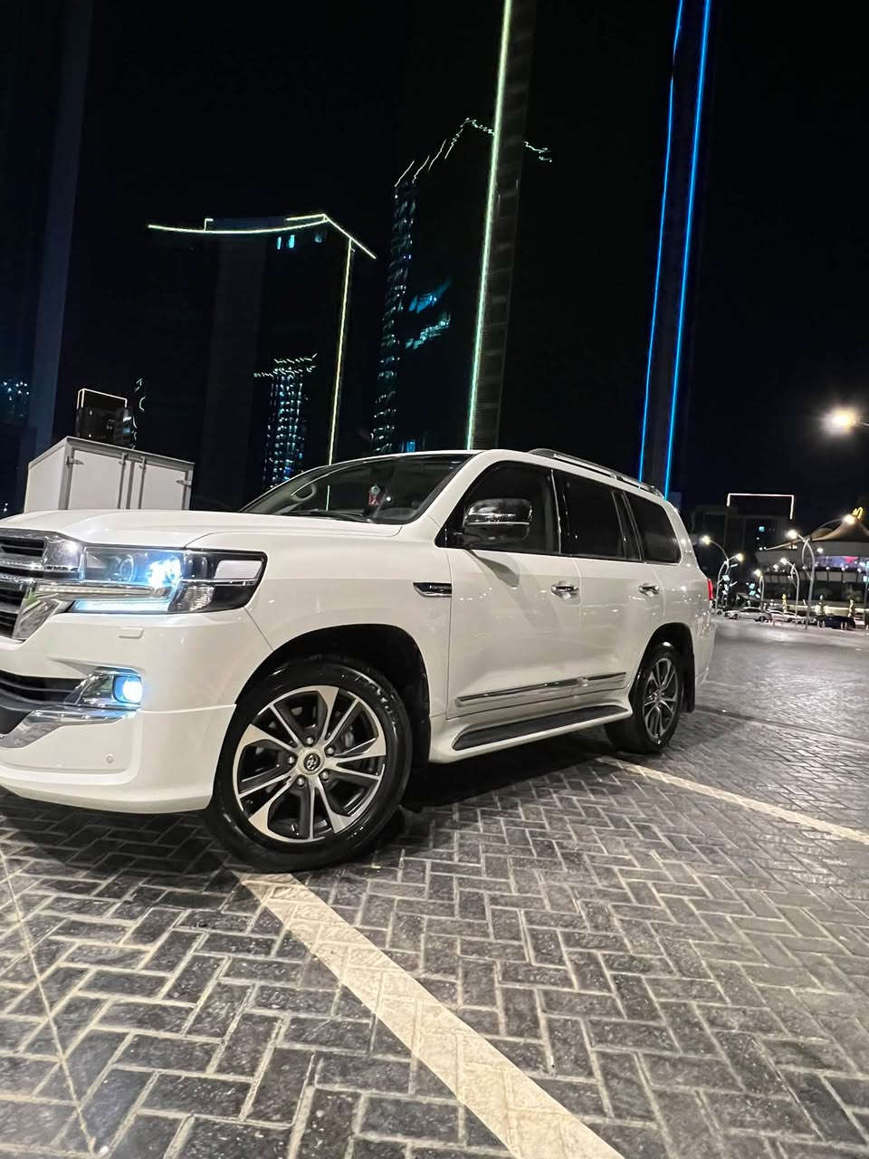 للبيع: تويوتا لاندكروزر 2020 (V8)
 الموديل: 2020
 المحرك: 8 سلندر (V8) رقم أربيل 
 المسافة المقطوعة: 94 ألف كم
 الحالة: نظافة فول، مكفولة من كل شيء كفاله عامه 
وتساب ***********
