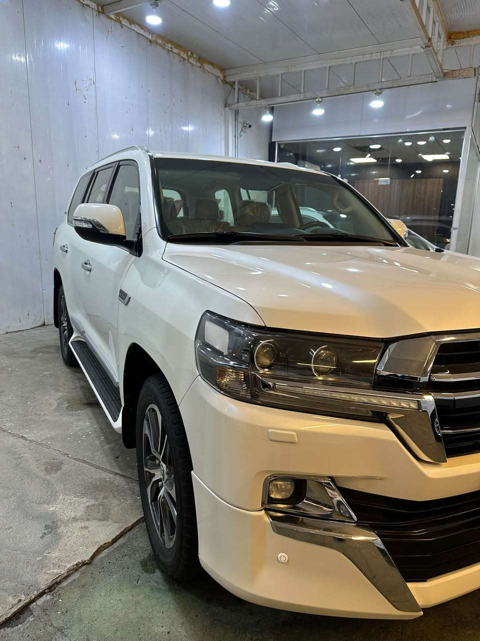 السلام عليكم
لاندكروز GXR V8 
موديل 2020
8 سلندر 4600 فطيم اصل 
ماشيه 82 كم 
رقم بغداد 
سونار ناشره 
السعر مناسب 465 $ وبيه مجال الشراي بسيط 
للاستفسار ***********
مكاني بغداد

