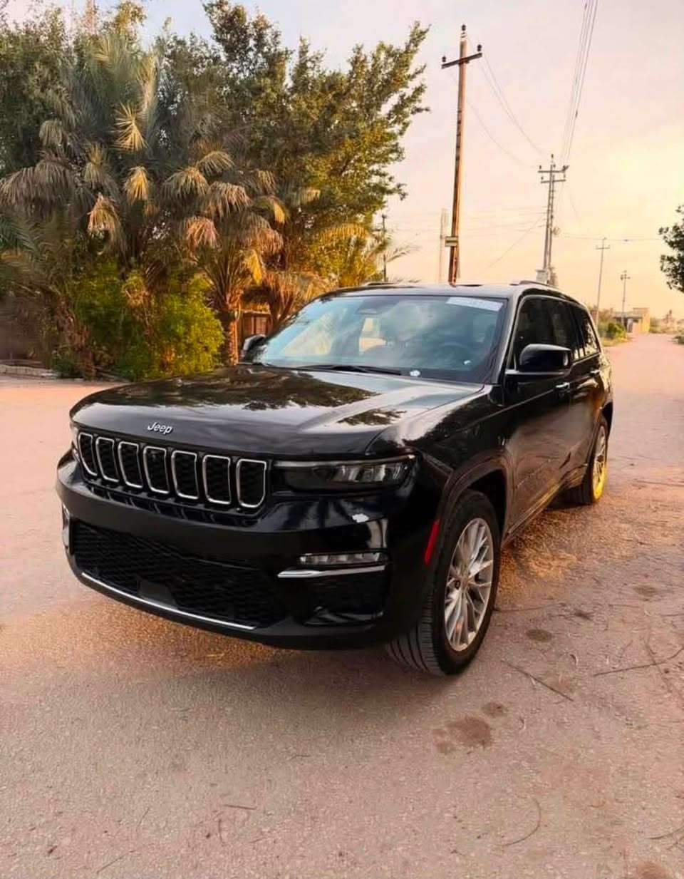 السلام عليكم
2024 JEEP GRAND CHER L SUMMIT

جيب سومت 2024 ( امريكي )

فول فول مواصفات فورويل بانوراما

 ( الفحص والهزة المرور جاهزة )

سعر مناسب 🔥

2 كلر 

الحادث 

الجاملغ الأمامي جهة الصدر 

بدون شاصي 

المحرك : V6. 3.6L .

العداد :  13 mi

موصفات:

رباعي 4x4

  نظام تعليق هوائي (جكات).

  قيادة ذاتية عند المنعطفات.

  رادار امامي مع مانع تصادم .

  نظام الرؤية الليلية.ناضور ليلي

  تحذير الخروج عن المسار .

  تحذير النقطة عمياء ٥ .

  نظام تحذير عند التقاطعات.

  نظام تحذير عند تجاوز السرعة المحددة

  نظام تقليل الضجيح داخل المقصورة.

  إنارة محيطية.

  شاحن موبايل وايرلس.

  تعديل وضعيات مقود السائق كهربائيا.

  مرايا تعتيم ذاتي.

  المرايا الجانبية قابلة للطي كهربائيا

مرايا الجانبية فاد

نظام الصوت من ماكنتوش مع 19 سماعة.

ويل قياس 21 انج .

* سقف بانوراما .

  شاشه كبيرة 10.1 انج .

  شاشة للراكب الأمامي .

  نظام الخرائط (GPS) .

  عرض خرائط الطريق على لوحة القيادة.

  لوحة القيادة بقياس 12 أنج.

 5 كاميرات خارجية مع بخاخات ماء للتنظيف.

  المصابيح الأمامية زنون .

  كشافات الضباب زنون .

  دخول ذكي.

  بصمة على 5 ابواب للدخول الذكي.

  تشغيل عن بعد .

  الصندوق الخلفيي كهربائي .

  فتح الصندوق الخلفي مع حركة القدم.

  فرش المقصورة الداخلية من الجلد الطبيعي الفاخر.

  اضافات من الخشب الطبيعي للمقصورة الداخلية.

  ذاكرة لحفظ وضعيات الجلوس للمقاعد الأمامية

  مساج للمقاعد الامامية .

  المقاعد الأمامية كهربائية .

  المقاعد الأمامية تبريد وتدفئة .

  المقاعد الخلفية تدفئة  .

  ستائر للشبابيك الخلفية.

  انارة داخلية LED متعددة الالوان .

  حساسات امامية وخلفية .

  7 راكب 

  مكيف خلفي مع وحدة تحكم منفصلة .

  تدفئة مقود القيادة.

  مانع تصادم خلفي .

  بلوتوث تلفون .

  محدد سرعة .

  نظام التشغيل والاطفاء الاوتوماتيكي

  مكيف خلفي مع وحدة تحكم منفصلة .

  تدفئة مقود القيادة.

  مانع تصادم خلفي .

  بلوتوث تلفون .

  محدد سرعة .

  نظام التشغيل والاطفاء الاوتوماتيكي .

  نظام بريك اوتماتيكي

بعد هواي موصفات اعلى فئه 1/1

السعر ان شاء الله مناسب 335 وبيها مجال

مكان السياره نجف مشخاب 

رقمها نجف ايضا كامل مرقم سنه اداور باسمك 

***********
