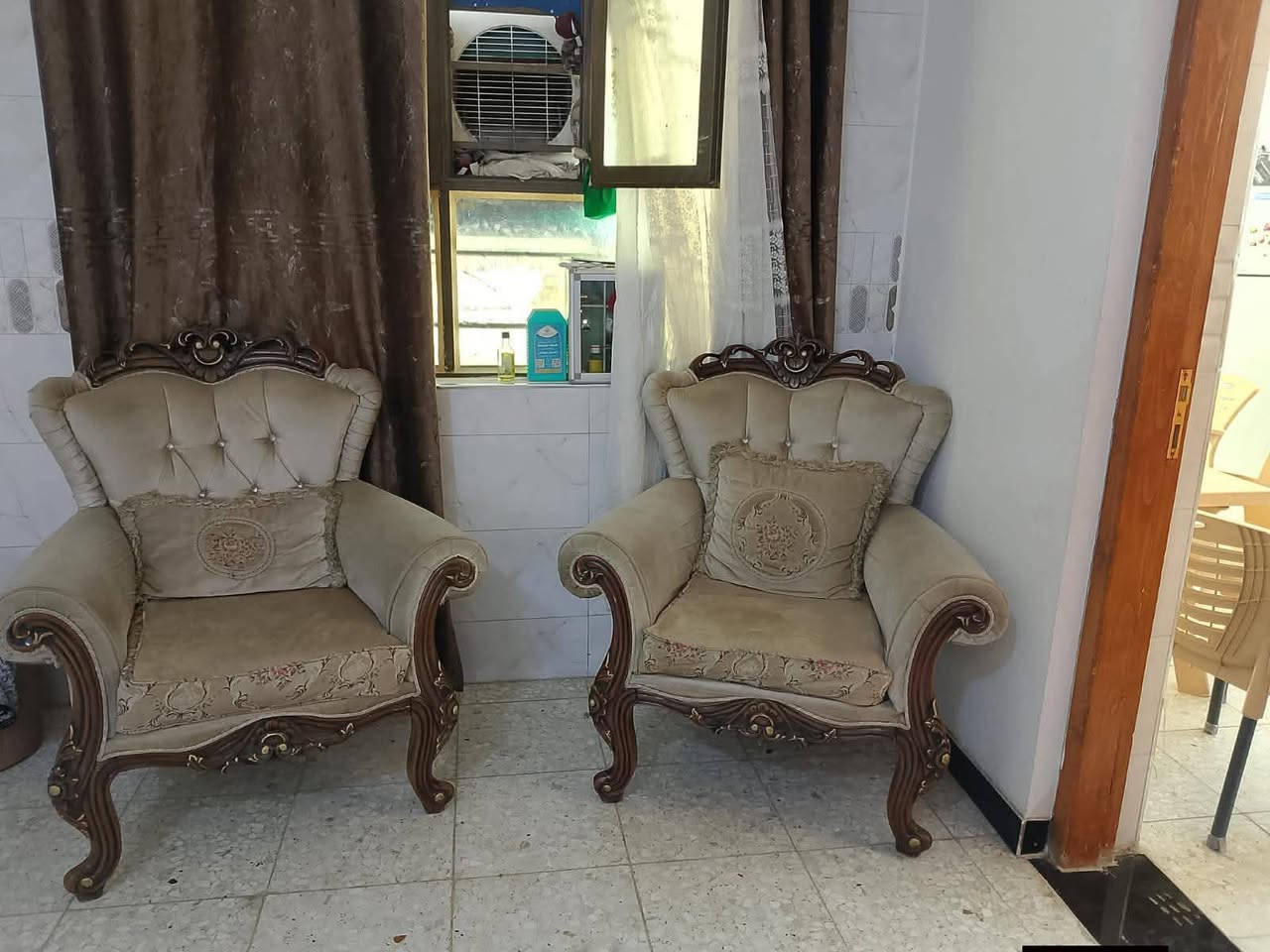 سلام عليكم عندي هاذا تخم البيع سعر 500بي مجال العنوان بغداد جسر ديالى الكرغوليه ***********
