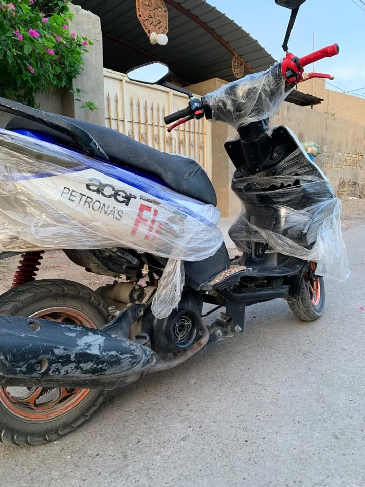 دراجة ماكس 120 ناقصها فقط باتري تشتغل سلف وشوته
برغي واحد ما ناقصها نضيفه ومرتبه العنوان قضاء الضلوعية
***********
الدراجة رايدها ب250 بيها مجال
