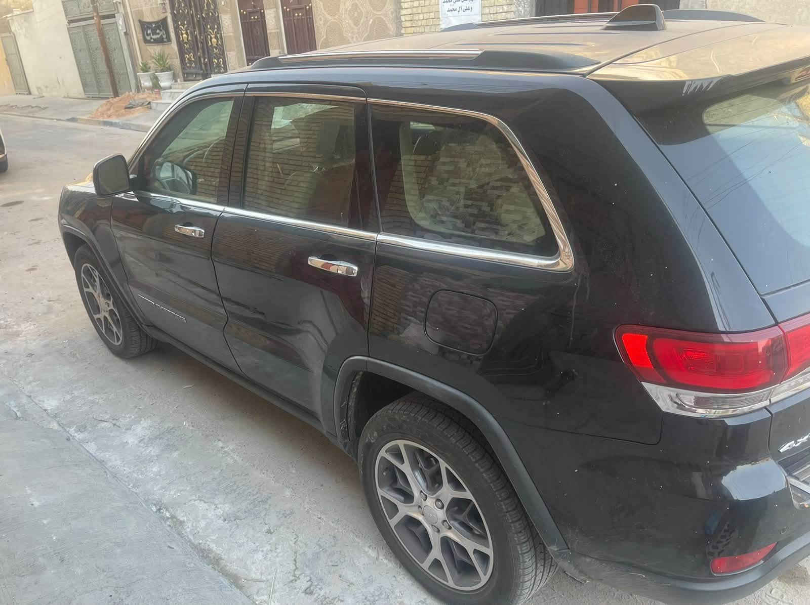 اوفر لاند موديل 2020 خليجي وكالة هارلم رقم اربيل باسمي هزة ورقم جديد مكفوله كفاله عامه من كلشي من الشخط ماشية 59 الف ميل فول مواصفاتها واحد على جكات هواي مواصفات معروفة /// شركة هارلم // مكان السيارة بغداد السعر 277 وبيها مجال بسيط 
***********
