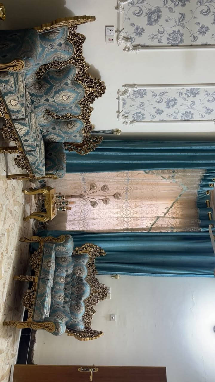 غراض للبيع ديوانيه كامله مليون ونص والبوفيه فراش ٢٠٠ وثريه ١٥٠
