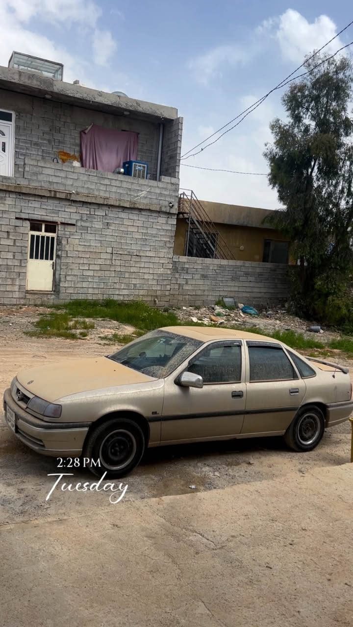 ئۆپڵ. مەکینە ٢٠ گێرعەدی گێرو مەکینەی بەشەرت کارەبایەتی هەموگیانی بەشەرت سڵیتە و ٤تایەتازەی لەژێرە تەحویل کردنی بەشەرت ماڵەکە بێکێشەیەو زۆر پاکە بەس تۆزێ کاڵبونەوەی هەیە . سەعری ٣٣$ 
ژ.م*********** السليمانية, العراق
