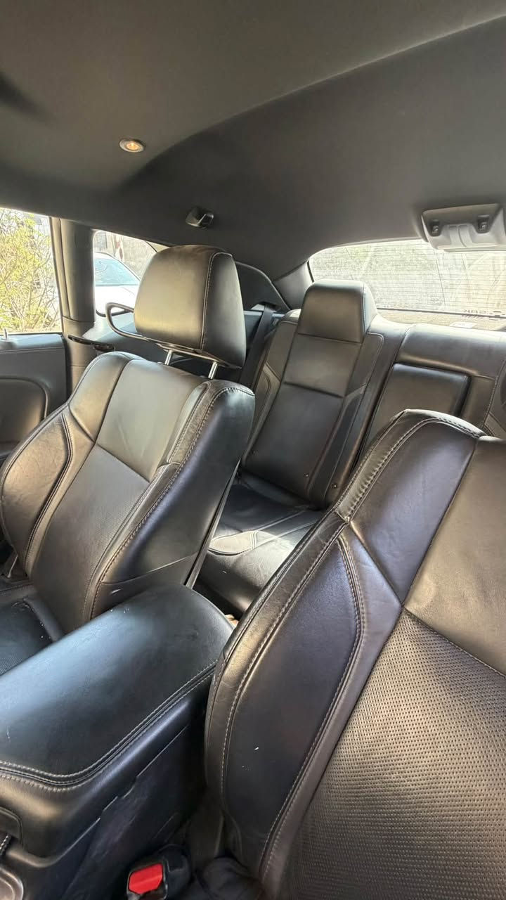 Dodge Challenger SXT 2023 
 مشي السيارة 30 الف مايل
حادث صفحه فقط من دون دواخل
فول أوبشن

• كشنات جلد
• كراسي كهرباء
• تبريد كراسي
• تدفئة كراسي
• تحكم كهربائي بالكرسي
• ستيرن مالتي فنكشن
• شاشة كبيرة
• Apple CarPlay + Android Auto
• كاميرا خلفية
• حساسات خلفية
• حساسات أمامية
• تشغيل بصمة Push Start
• دخول بدون مفتاح Keyless Entry
• تكييف أوتوماتيك Dual Zone
• مثبت سرعة
• مرايات كهربائية
• مراية وسط تعتيم أوتوماتيك
• شبابيك كهربائية
• تحكم بالإضاءة
• إضاءة داخلية
• جناح خلفي
• جنوط رياضية
• إضاءة LED
فقط بدون فتحة سقف
للتوصل واتسب ***********
