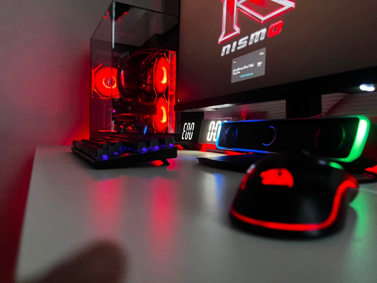 شاشا   msi.  180hz.   حجم 24
--------
i5  11400
RAM. 16  3200 كورسير
m.2. ssd 256
gtx 1660. 3fan + RGB + من كيكا بايت
winows 11
كيبورد : ريدراغون KB435L
ماوس : ريدراغون m771-2.  كاملة مكملة مكاني بغداد زعفرانية. السعر (800) وبيهة مجال.  ***********

