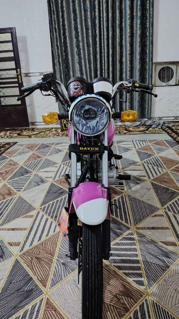 دايون عظم • ٢٠٢٢ • اوراق