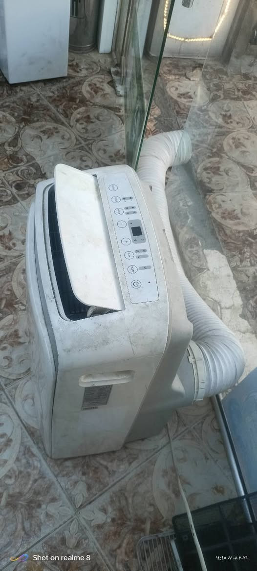 سبلت واحد طن داخلي نوع ميديا السعر 150 العنوان مدينة الصدر شارع السجة ***********
