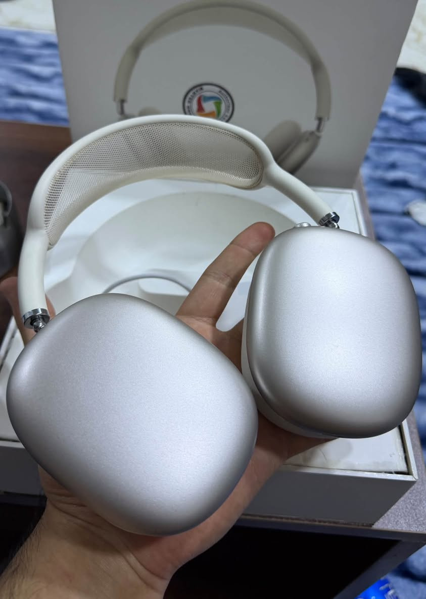 AirPods Max 2
ايربود ماكس 2 تايب سي ضمان ماستر بعده بالنايلون استخدام كلش قليل ومضمومه ملحقاته كاملة السعر 450 الف وبيه مجال بسيط *********** بغداد

