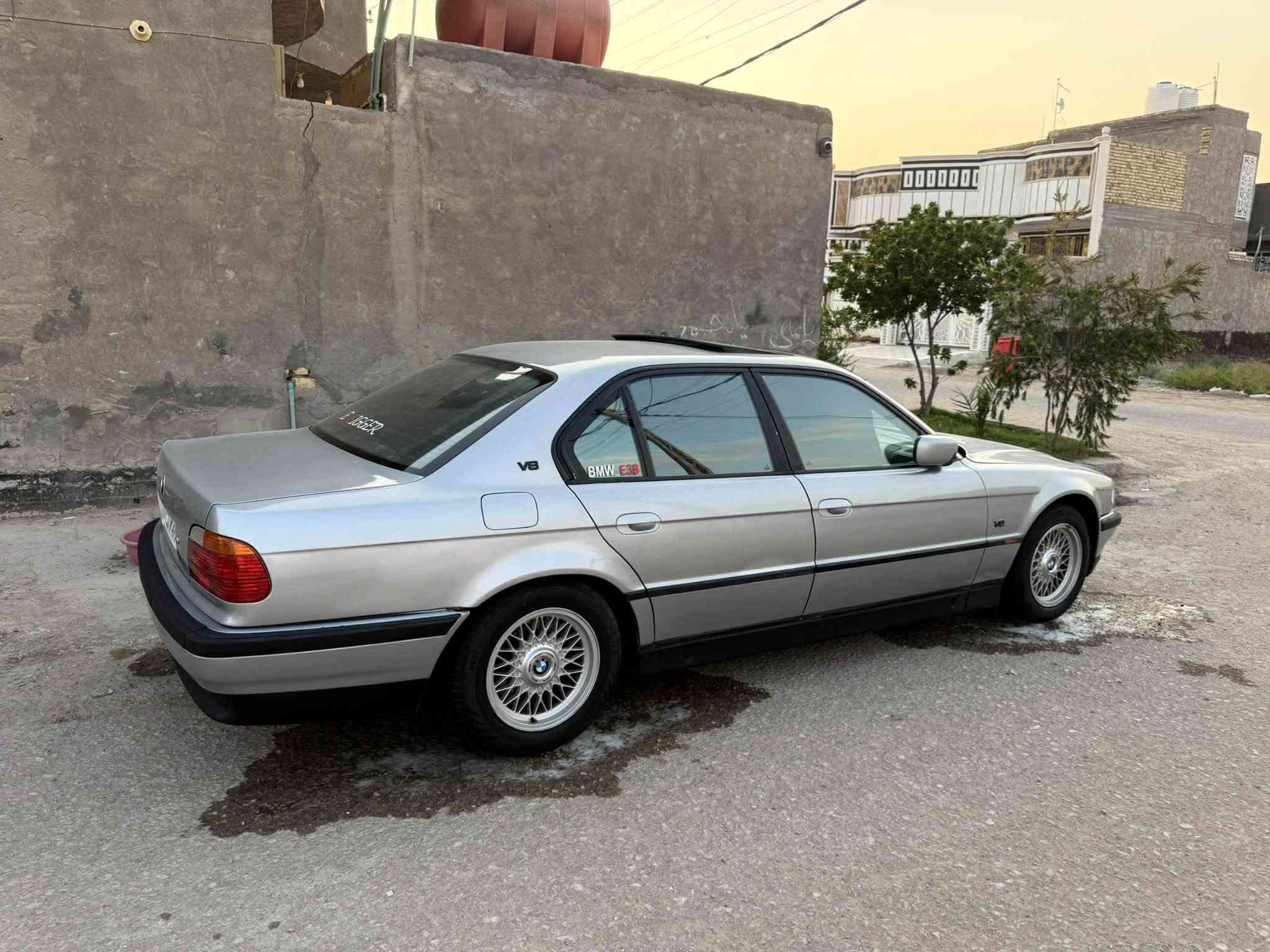 خفاش ٧٤٤ • ٢٠٠٠ • رقم بغداد