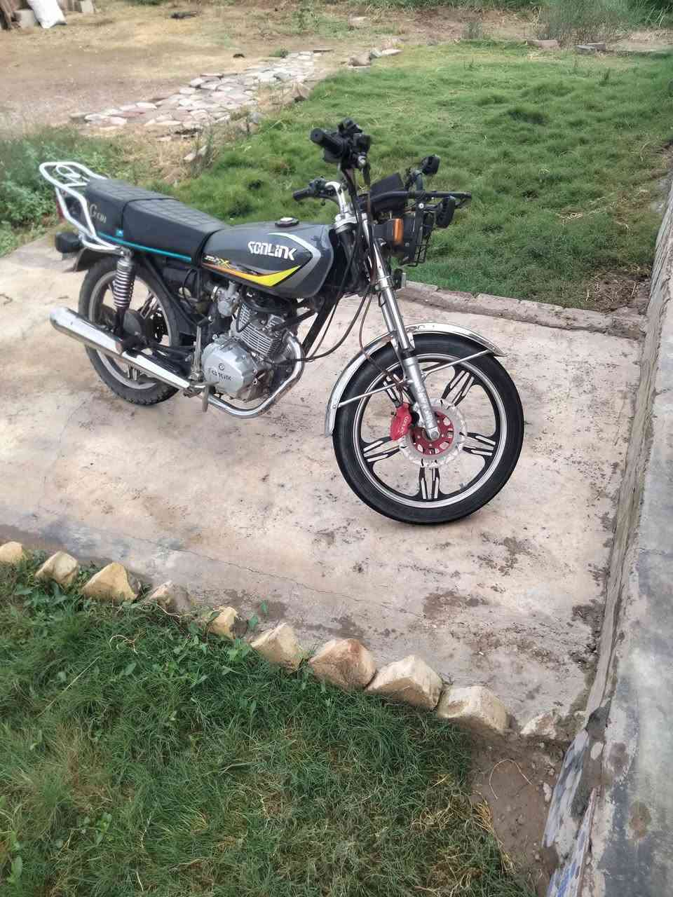 سيفان. موديل ثلاثه وعشرين سعر اربع ميه وخمسين قفل محرك مفتوح
