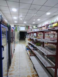 محل للبيع • شارع شؤون المرأة • ٦ برادات ٢ مجمدات