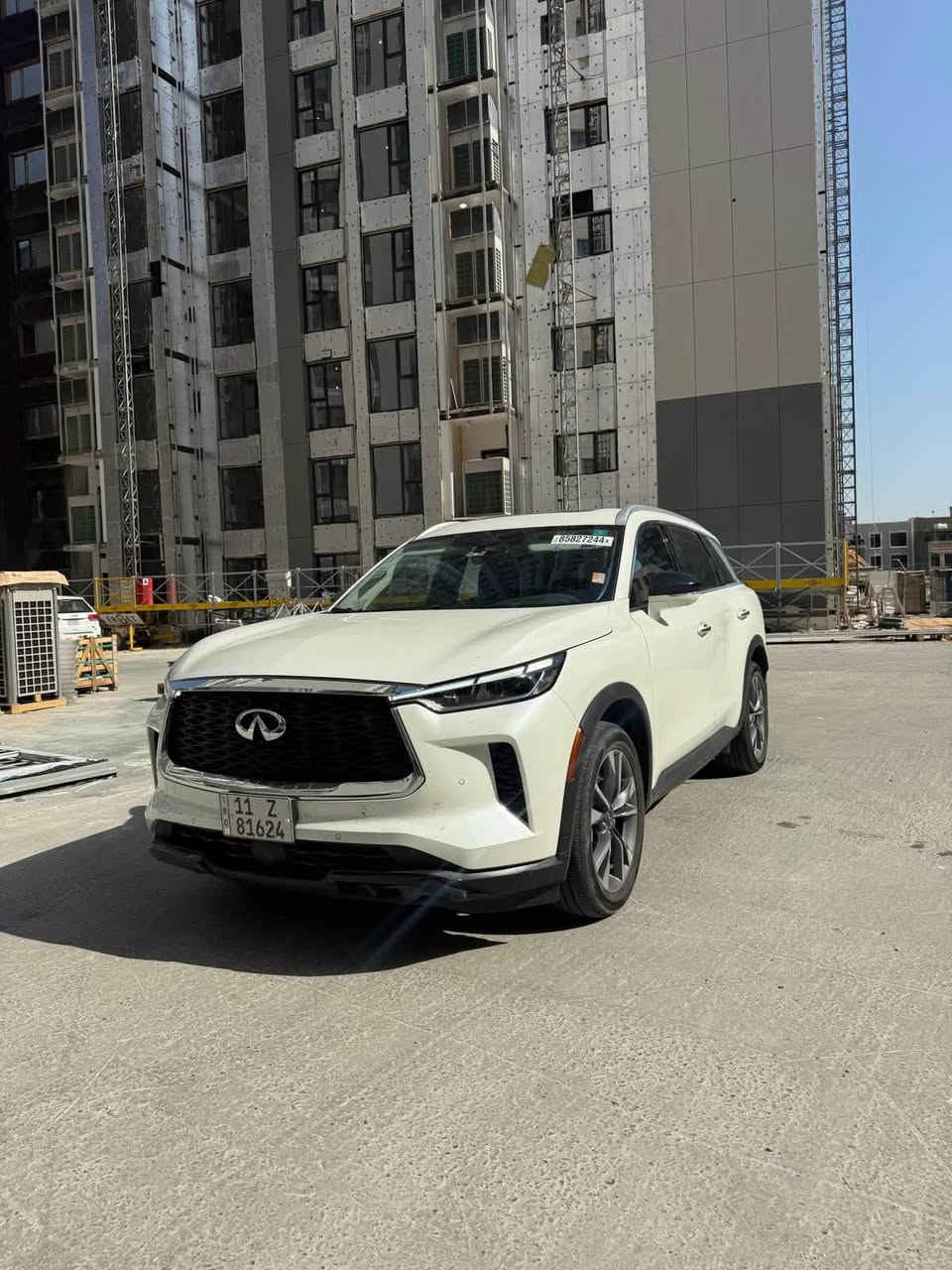 انفنتي QX60
موديل ٢٤
السياره فول 
وارد امريكي باسمي 
الرقم بغداد 
***********
