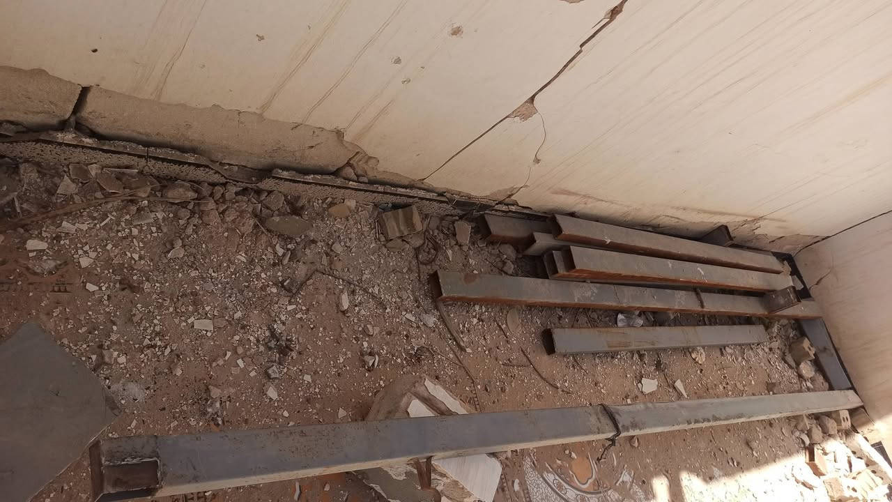 السلام عليكم بسبب الوعود الكاذبه عندي هذني للبيع شباك واحد مال غرفه واحد مال صحيات وعندي هاذه حديد مشكل شويه مو هواي ابيع شلع كلهن ب 85 ألف وبيهن مجال كلش بصيط مكاني كربلاء باب بغداد عكد بليبل ***********
