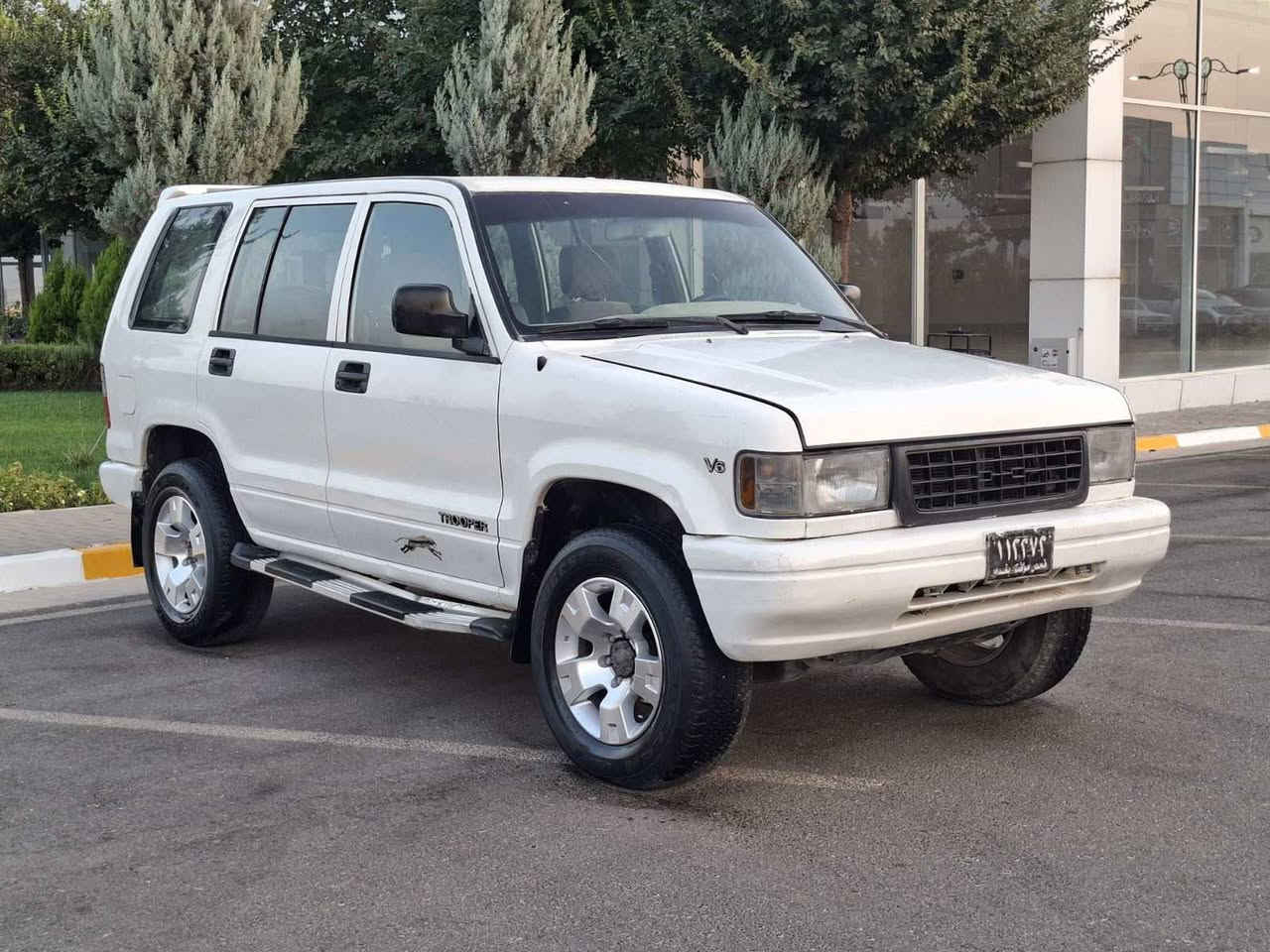 🚘 بە ناوی خوای گەورە و میهرەبان ❤
ئای سوزو
گێڕومەکینەبیلاد 
🔹 مۆدێل: 1997 
🔹 ئاڕم بلاستیک هەولێر
🔹  ئاڕم ئەوەلیات بەشەرت
♦سەیارەکەبێ بۆیاخە
🔹بڕاوە و موس بەشەرت
✅ مەکینە، گێڕ  هەمووی بەشەرت
✅ تەبرید سارد 🥶 و گەرم 🔥 بەشەرت
✅ هەموو کارەبای تەواو کار دەکات
چوارجام کرابە
✅ موشتەری نیت سەرم مەیەشێنە 
✅ تایەکانی %50 باشن
✅ ناو و دەرەوەی سەیارەکە زۆر پاک و جوانە

💯 سەیارەکە ماڵی دۆستە و بەس فرۆشتنە.
♦تامی باتڕۆڵێکی نەیا گلەی بکە بەس ماشااللەی ئەوێت

💵 نرخ: 33گەڵا، کەمێک معامەلەی برایانە.

📍 شوێن: سلێمانی

📞 ژمارەی پەیوەندی: ***********
 ***********
تەنهاپەیوەندی
⚠️ تکایە تەنها موشتەری  پەیوەندی بکات.
ئەدمینی❤ السليمانية, العراق
