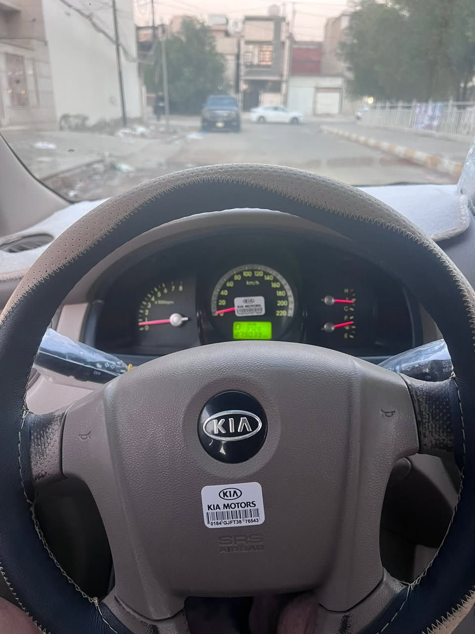 مكلف بل النشر !!!
(السلام عليكم السياره للبيع فقط⭕️)
نوع السياره : كيا سبورتج 🚘.

حجم المكينه : 2000 دوش المرغوب 🛠️.
الموديل : 2008🚦
رقم السياره : بغداد خصوصي 🚥
مكان السياره :بغداد الأمين الثانيه 🏘️
داخل السياره : لونين بيجي + كريمي 
❌ملاحضه🗓️:امانه الله اني السياره مأخذه من صاحبي كلش  فما سويت سونار السياره بيه التريشه مال الباب الوره الي عكس السايق مصبوغه اثر جراد موضحه بل الصوره امانه الله غير هاذه ما اعرف تجي تكلب وتشوف وتاخذ سونار يله ابيعلك واني بل الخدمه .) 
ملاحضه ⭕️ :لايوجد اي غرامات على السياره .
حاله التبريد : ثلج 🧊
حاله السياره : جيد 🚙.
حاله الإطارات : جيد جدا 👍🏻
حاله المحرك : جيد جدا 👍🏻
حاله الكير : جيد جدا 
حاله حداديه السياره : جيد جدا امامي + خلفي . 
سعر المركبه : 100$ ورقه شده بيهه مجال قليل بعد المعاينه .
رقم صاحب المركبه : *********** ما متواجد فقط على الرصيد . 
(اخون رجا الي مو جاد لا يخابر )
.اسف على الاطاله .
