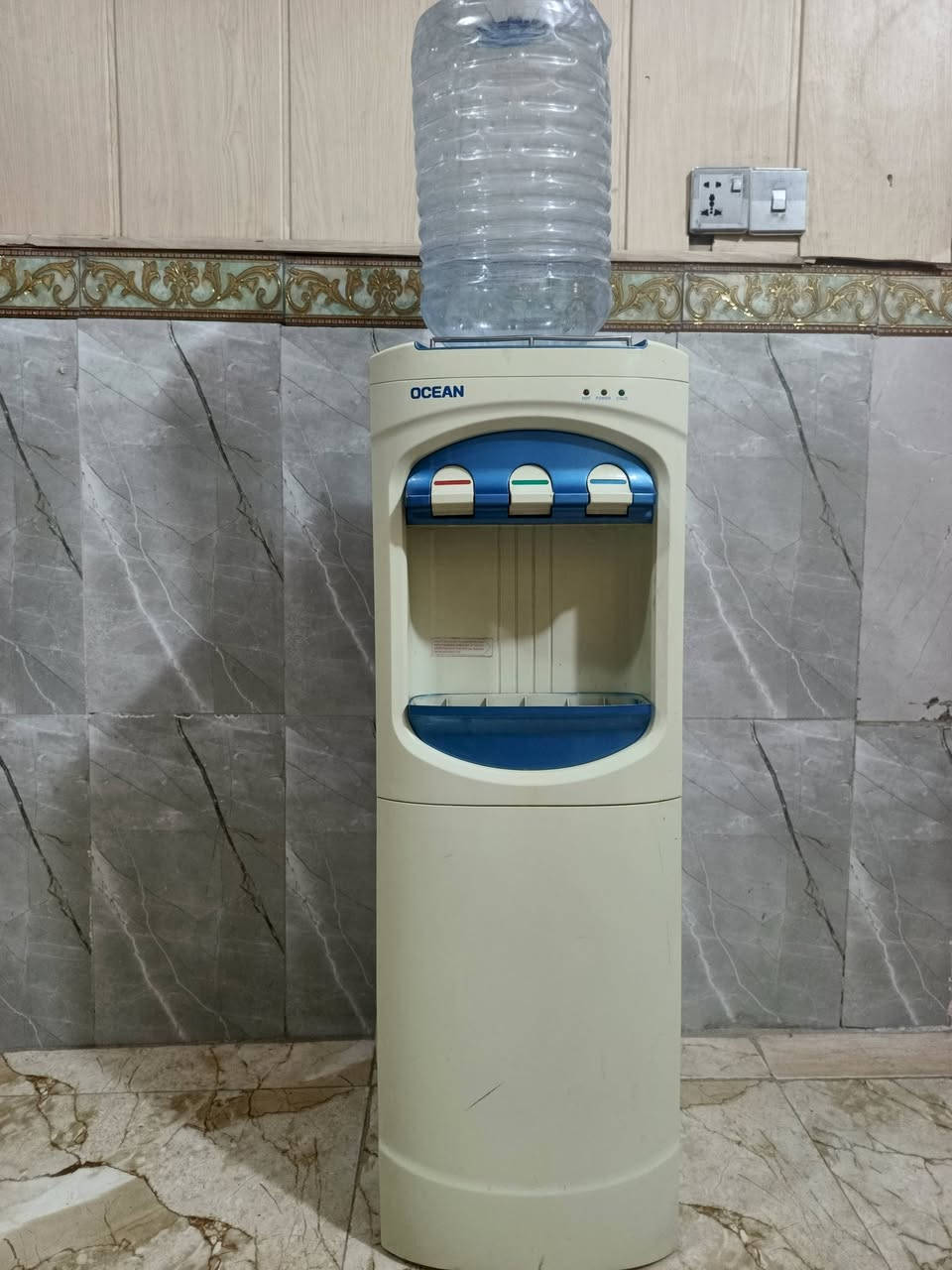 براد اخو الجديد حار بارد السعر 60 
امبرده حديد 35 
المبرده بلاستك 30 
ماطور 30 
مراوح ثنين الوحده 15 
مكان سومر ***********
