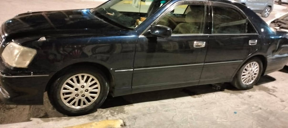 ملكه بيهة رشات صبغ فقط استفسار الرقم ***********

نص مكتوب في الصور:
- ***********2
- mandi.eng