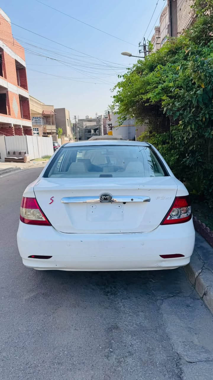 السلام عليكم
بي واي دي f3  اوتو للبيع 
السياره مزاد ماشي بمعاملتها وحاجز رقم للسياره 
شاشه اصليه وكامرا خلفيه السياره داخلها حلو 
تبريدها  كامل  كير مكينه خير من الله   السعر 42 رقم *********** مكان السياره بغداد
