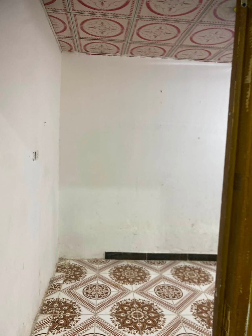 شقه الايجار طابق اول درج معزول في منطقه الجمهوريه قرب ازياء حاتم
تتكون من 

غرفه منام وصاله ومطبخ وصحيات 

سعر الايجار 250الف 

الاستفسار الاتصال 

***********
