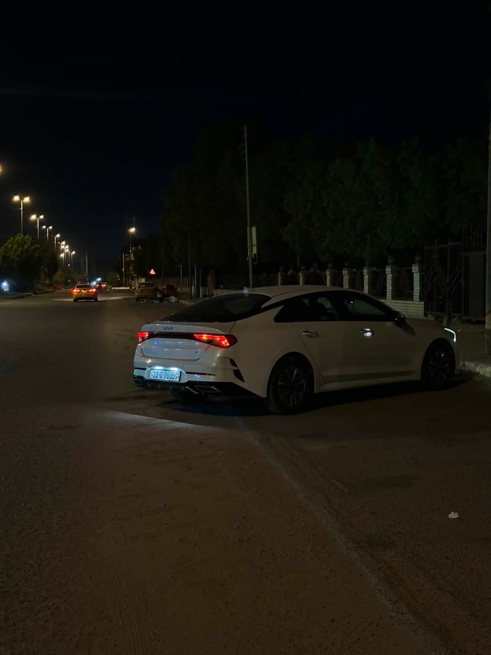 السلام عليكم k5 2023 HEV هايبرد مكفوله من الضربه والصبغ 
 
وارد كوري كهرباء بانزين 
◾️تحكم ستيرن 
◾️تشغيل عن بعد
◾️تحديد مسار 
◾️كروس سرعه
◾️ماصده اربع عدسات
◾️اشارة بالمري
◾️شاشه كبيره لمس 
◾️شاشة تبريد لمس
◾️كير ماوس 
◾️اوتو هولد 
◾️تدفئة كشنات 
◾️تدفئه ستيرن 
◾️تبريد قطعتين 
◾️كشنات جلد 
◾️جامات اربعتهن اوتو 
◾️داش كام 
◾️مانع انزلاق 
◾️سايد بريك كهرباء 

سنويه جديده 2030  
كير ومحرك مكفول وتبريد ثلج 

***********
