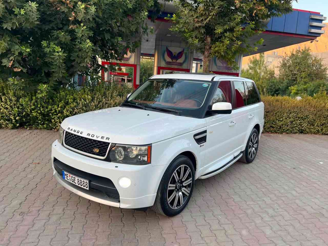 Range Rover
فرؤشتن يان گؤرينةوة
مؤدئل 2012  
فول مواسفات 
كوشن جلد و هيتر 
سوكان ڤؤليؤم 
سلايد 
تةبريد سارد و گةرم بةشةرت 
تةقةو رةقة بةشةرت 
چوپةكاني بةرز و نزم بةشةرت 
اكسل دةبل اكسل بةشةرت
يةك دينار مةسرةفي تيا نية 
مةنةفئستي ابراهيم خليلي لة گةلة
بئ بؤياغ
88 و مجال 
*********** أربيل, العراق
