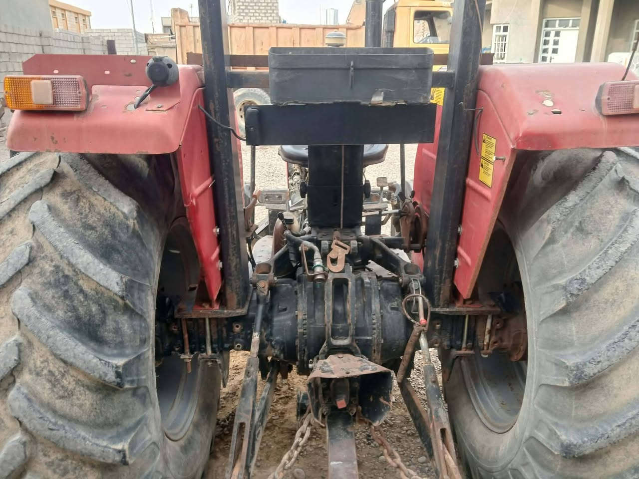 مكلف بالنشر تركتر فورگسن نوعيه إيراني مامسجل مكفول عشائر موديل ٢٠١٣ وضع شركه شرط تايرات الورى شركه انظاف  جاهز للعمل التركتر مال جناي السعر ٦٨ ورقة العنوان محافظة نينوى ناحيه الگياره قريه الاجمسه الشراي الاتصال على الرقم ***********
