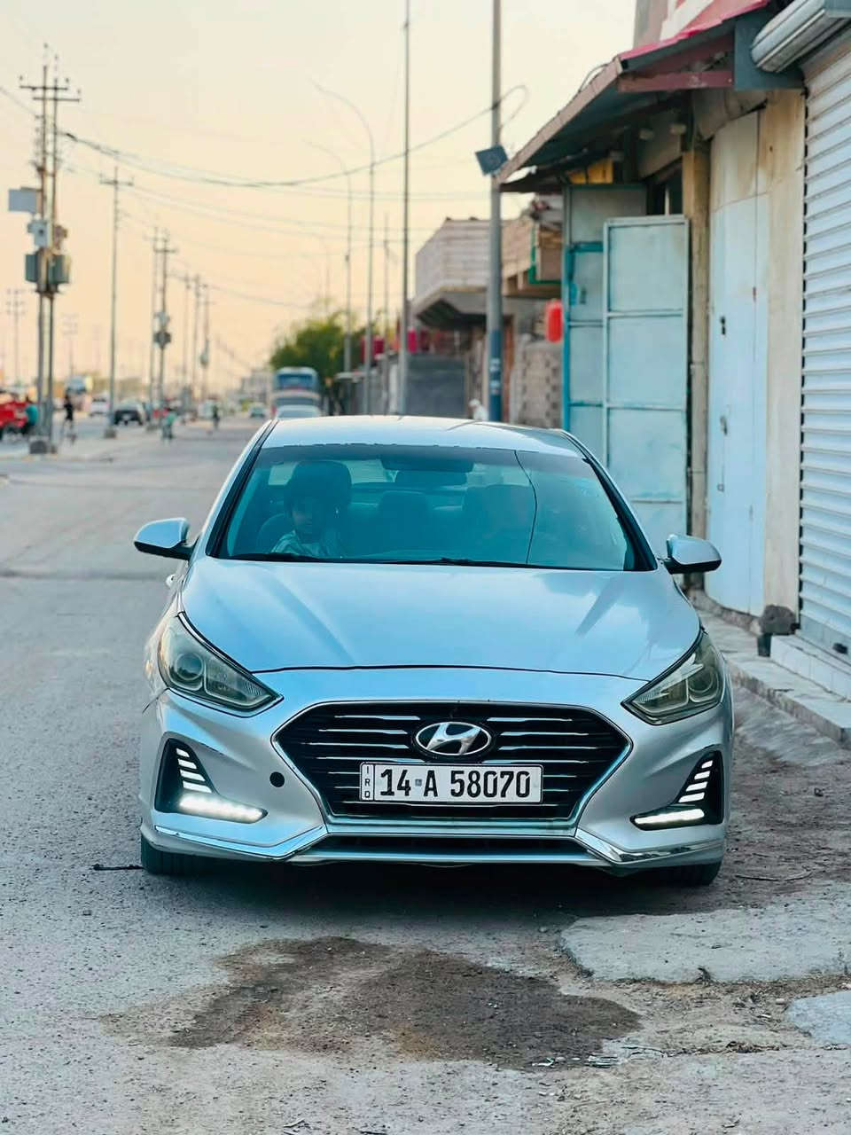 سلام وعليكم سوناته مديل 18 بيه 3 قطع بدون دواخل سياره جديده وجاهزه وارد امريكي  سياره جاهزه للخير سعر مناسب 114 بكاني بصره ***********
