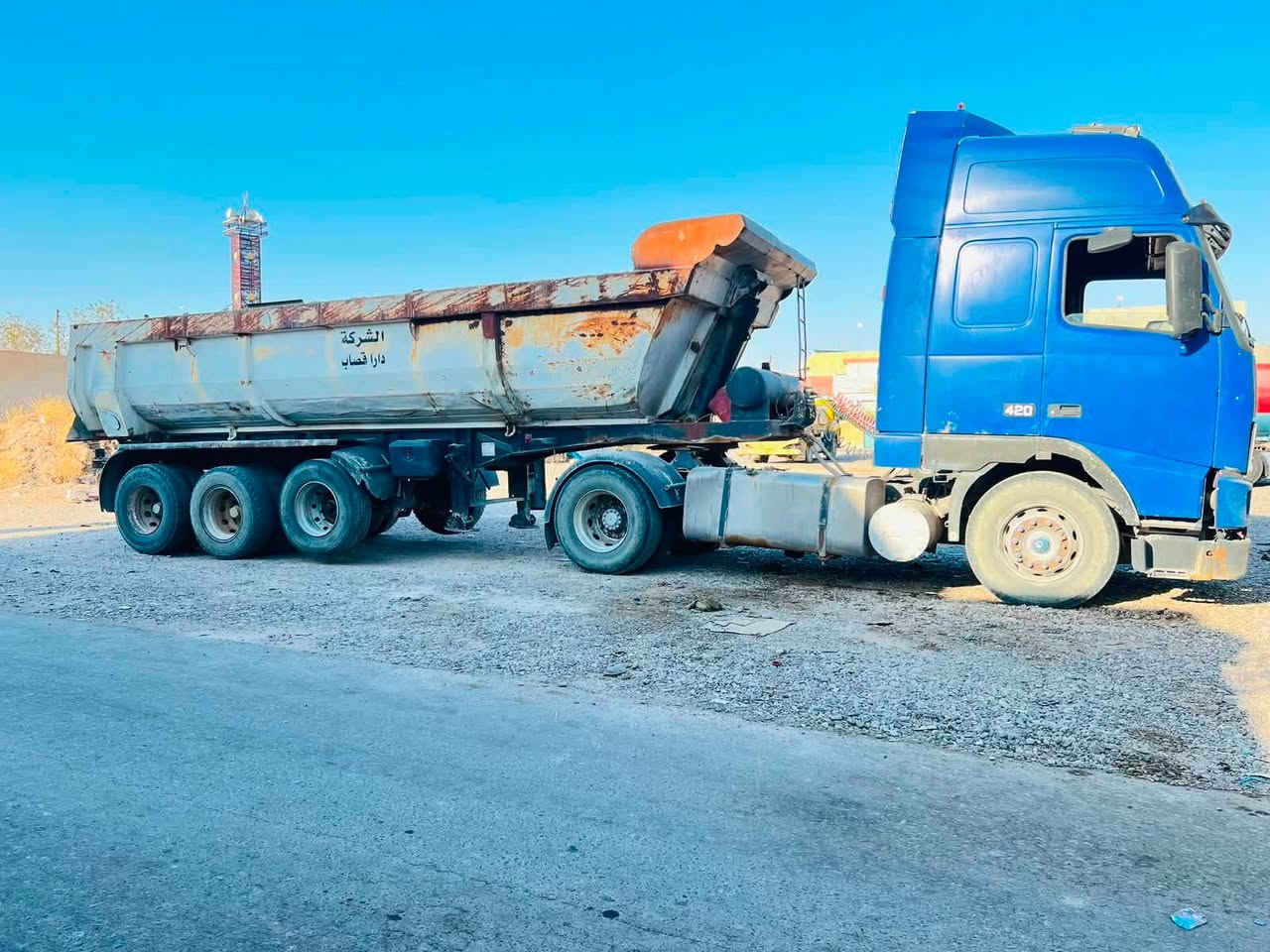 السلام عليكم فالفو نساف للبيع رقم دهوك مربوطه فلات موديل 2000 كير ومحرك وشاصي شرط التايرات نص عمر سياره جاهزه ع الشغل السعر 170وبيها مجال للستفسار ***********
***********
