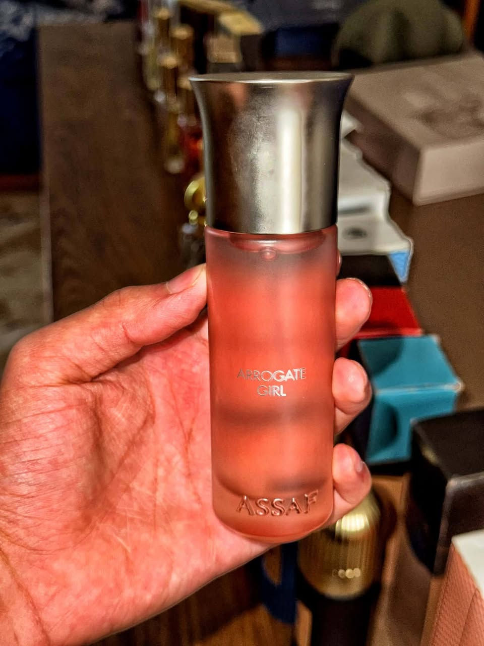 متوفر عطور رجاليه ونسائيه كلها ثبات وفوحان للحجز والاستفسار واتساب ***********
