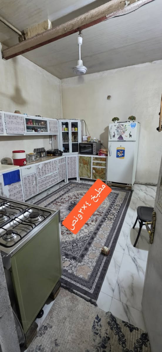 دور للبيع عدد 2 طبك مساحة كل واحد 300م 
نواب ضباط قرب مدرسة الودق 
اول بيت 2غرف نوم صاله استقبال مطبخ صحيات 
سقف سندويش كامل وجاهز 
البيت الثاني غرفه نوم صاله استقبال مطبخ صحيات 
ايضا كامل وسقف سندويش ..خدمات متوفره 
***********
نستقبل كافة عروضكم الزراعيه في حي الجوادين 
لا نتعامل بال اراضي فقط الدور
