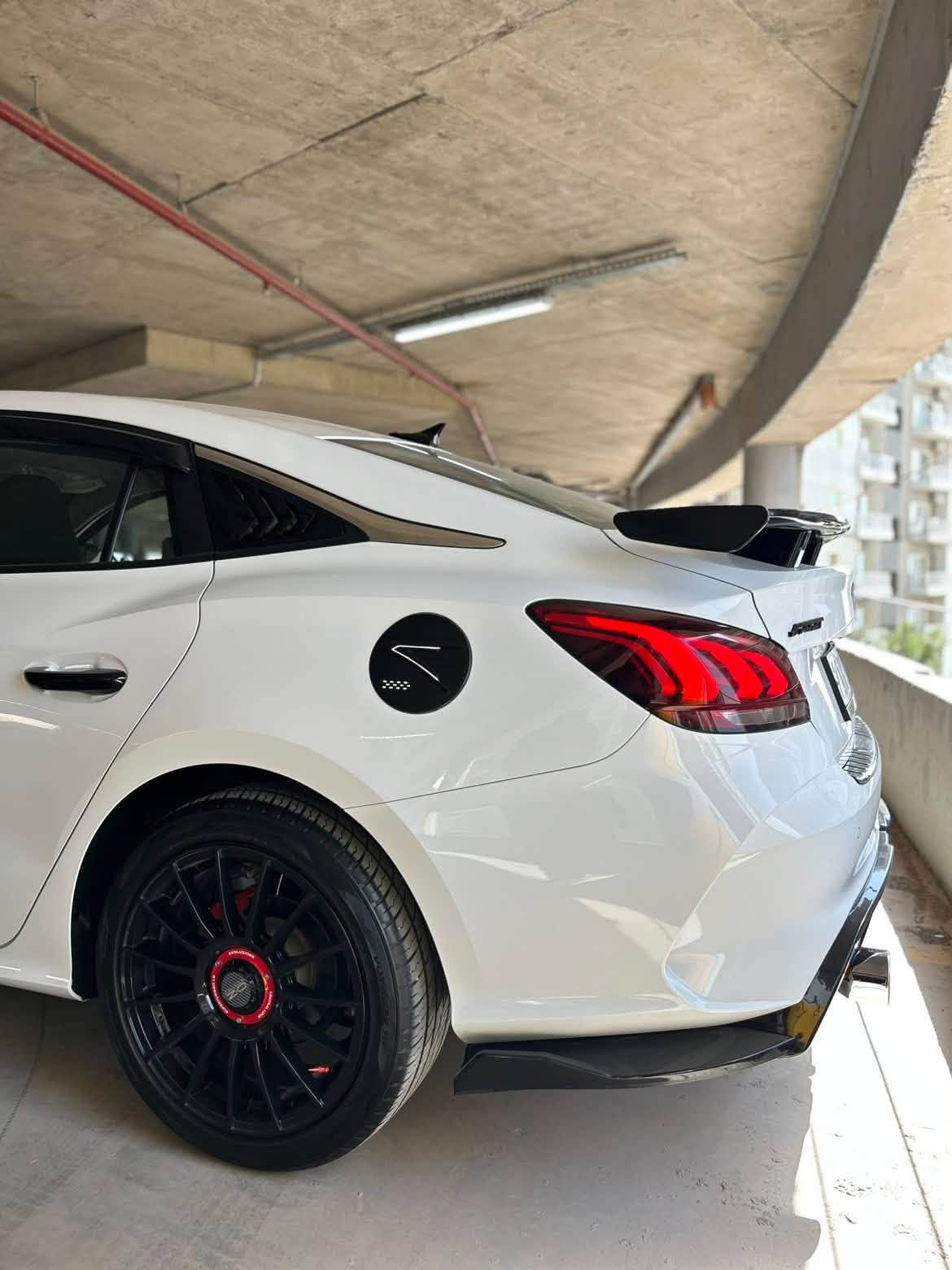 MG GT 2025
نمونه له جوانی فول سپۆرت 
جیتی ٢٠٢٥ گێڕ عادی تەنها ١٧ هەزار کم ڕۆیشتووە کامل سێرڤس کراوە 
زیاتر لە ١٠٠٠$ جوانکاری تیا کراوە
تایەو ویلی OZ - باڵی سپۆرت - دەبڵ ساڵۆنساو دفیوزەر -لحیەی پێشەوە - بلاجکتۆر - لیدی ناوعەتەر - لید ژێر دەعامی دواوە - کامل ناوی کراوە بە سور و گاعی سەردۆسە و لید - یەدەی ڕەش و ئاوێنە باتمان و شەمسی سەرجام ... 
نرخ: ١٠٥$ و معامەلەیەکی کەم 
دەعامی بۆ دەعامی بەشەرت بۆیاخ تەنکە 
٢ پەڵە کارتی بچوکی هەیە بە دۆسەکانی 
ساردی نیە شوختی نیە 
سلێمانی ناوشار ***********
