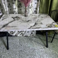 ميز طعام نضيف ويا ٣كراسي البيع مكاني بغداد مدينة الصدر 07752863248